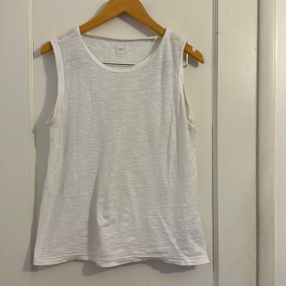 GAP white tank